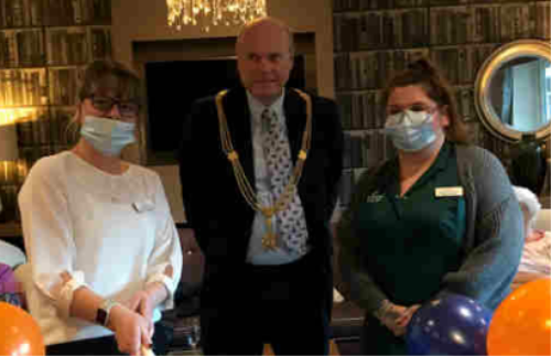 The Mayor visited the nursing home to celebrate the company’s 30 years anniversary and 1 year since its opening in Wells.