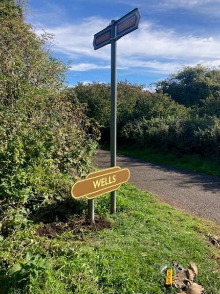 New signs improve wayfinding along the Strawberry Line